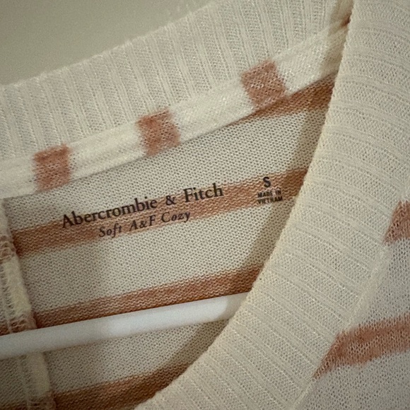 Abercrombie & Fitch Cream and Tan Knit Top - Picture 2 of 3